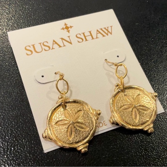 Gold Sand Dollar Earrings - Picture 1 of 2